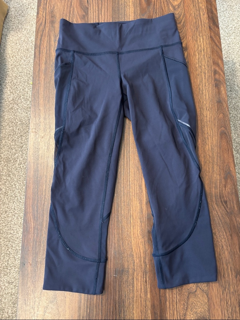 Lululemon Navy Cropped Athletic Leggings size 4